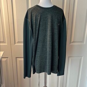 Attack Life by Greg Norman Green Long Sleeve Tee Crew Neck